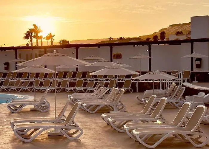 Hotel Caleta Dorada 2*